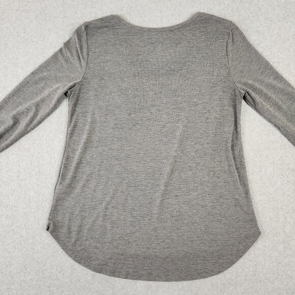 🌼SO Top Womens Size Medium Long Sleeve Gray Tee Lace Pocket - Picture 5 of 12